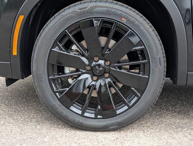 New 2026 Mitsubishi Outlander LE AWD/4WD image 3