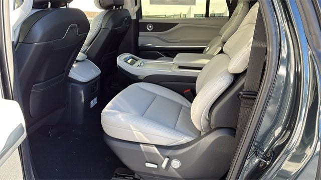 New 2026 Lincoln Navigator L Reserve image 16