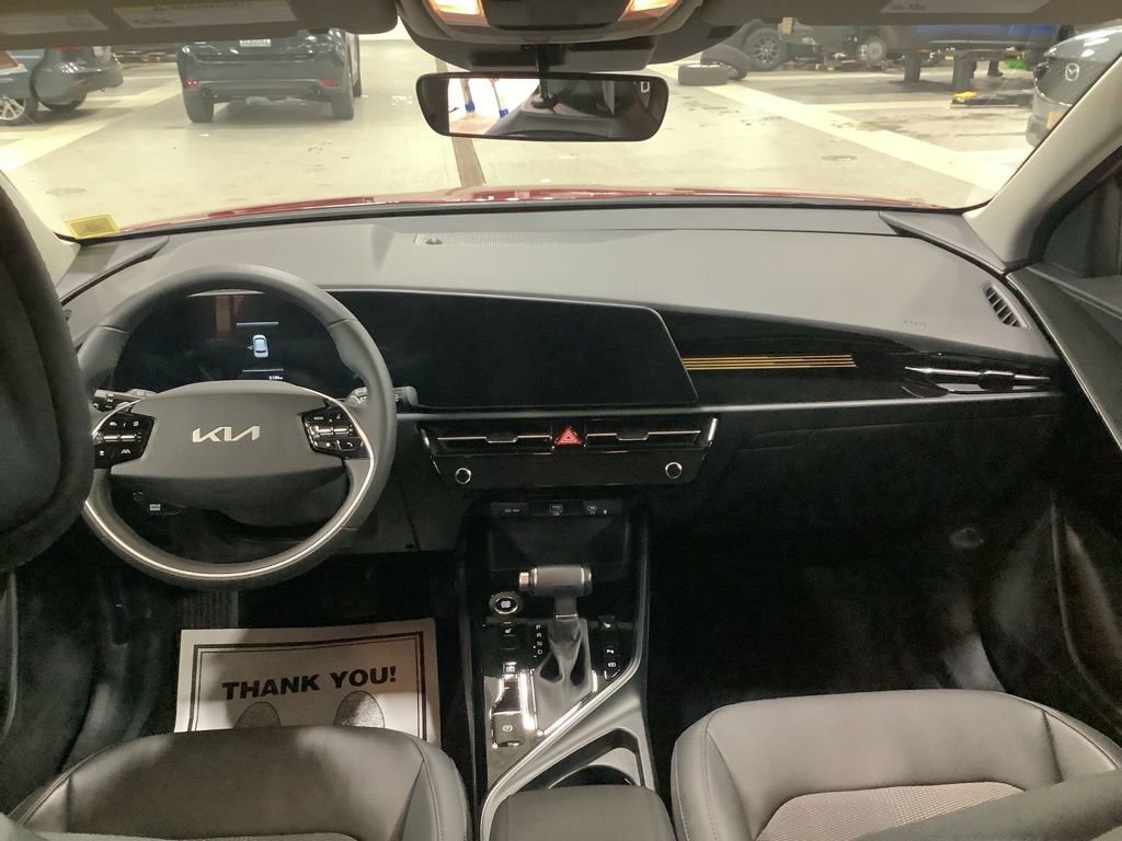 Certified 2025 Kia Niro EX image 21