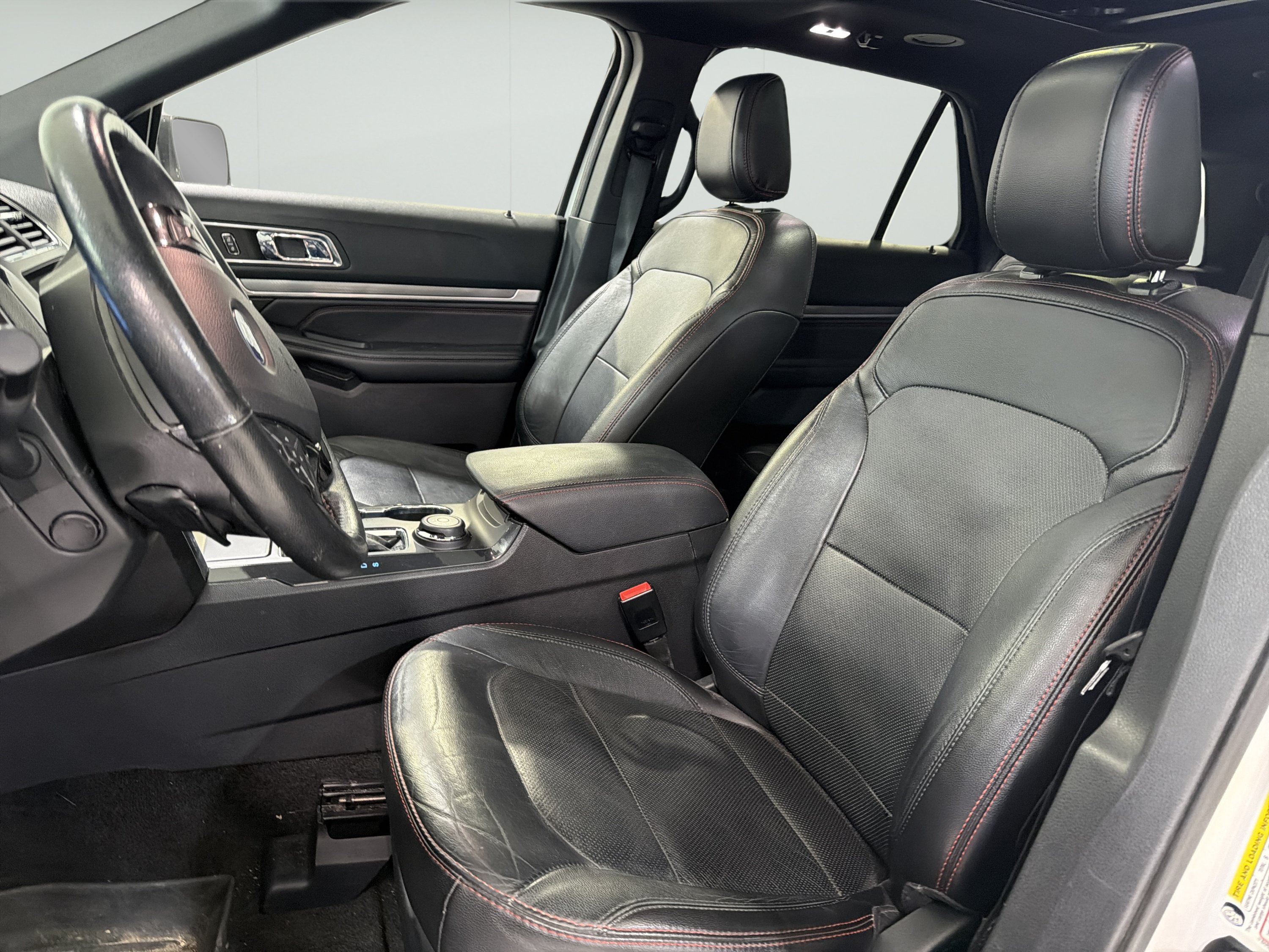 Used 2018 Ford Explorer Sport w/ Equipment Group 401A AWD/4WD image 9