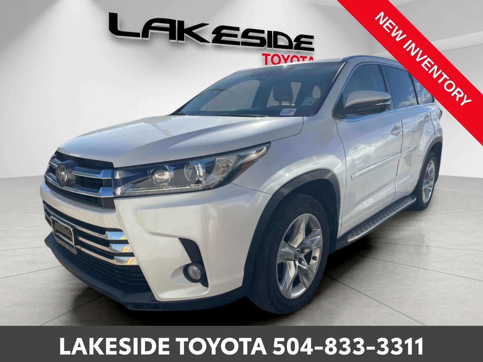 Used 2017 Toyota Highlander Limited image 3