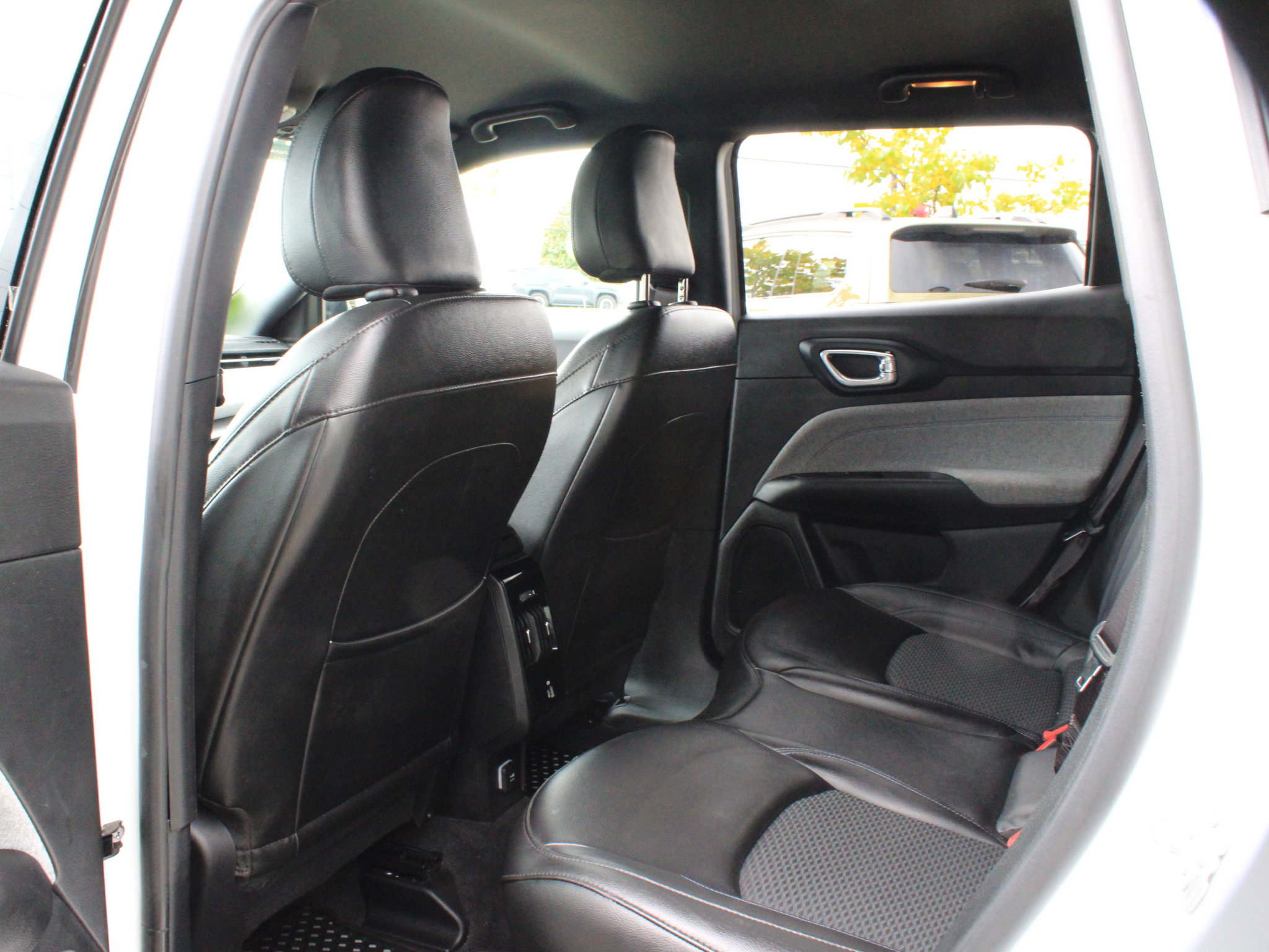 Certified 2023 Jeep Compass Latitude w/ Convenience Group AWD/4WD image 32