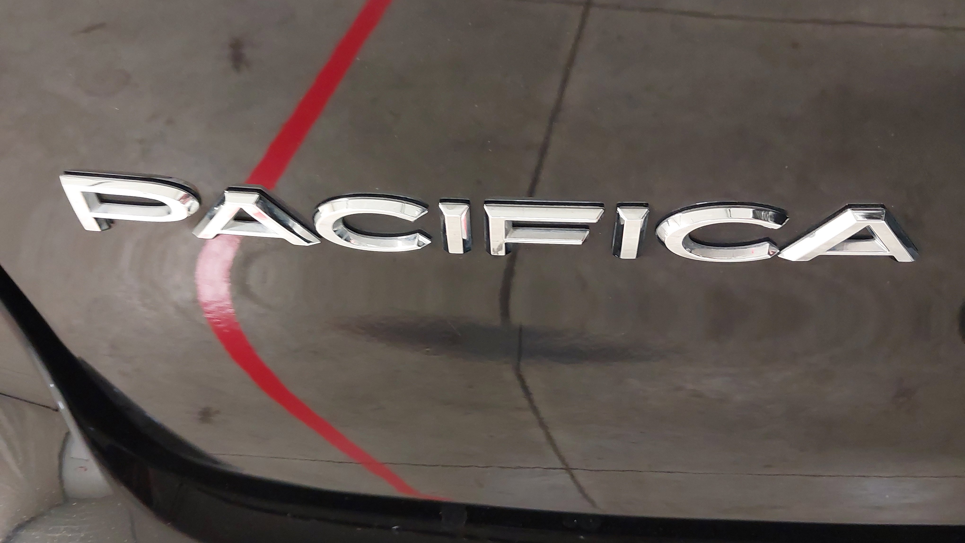 Used 2024 Chrysler Pacifica Touring-L image 32