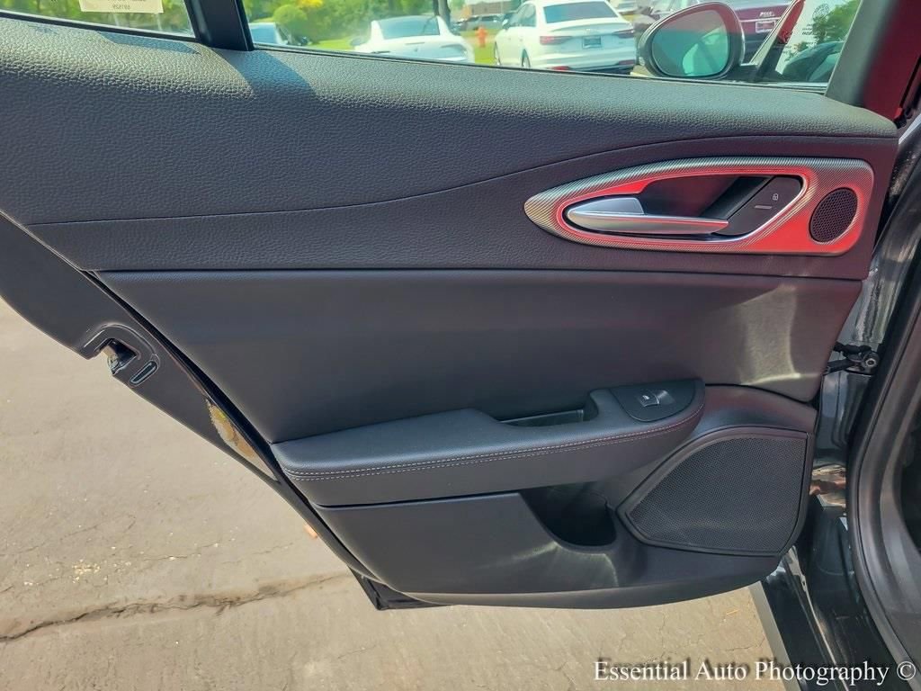 New 2025 Alfa Romeo Giulia AWD w/ Veloce Package AWD image 19