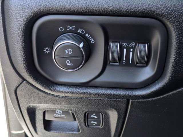 Used 2022 RAM 1500 Laramie AWD/4WD image 13
