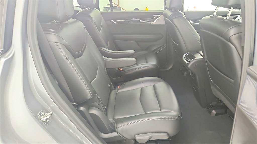 Used 2025 Cadillac XT6 Premium Luxury image 46