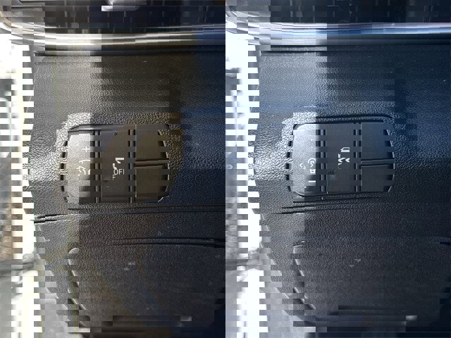 Used 2024 Hyundai Elantra SEL image 21