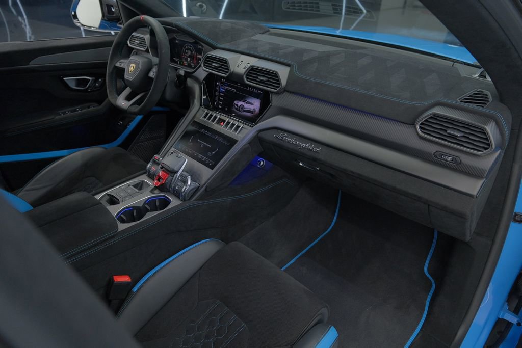 Used 2024 Lamborghini Urus Performante AWD/4WD image 42