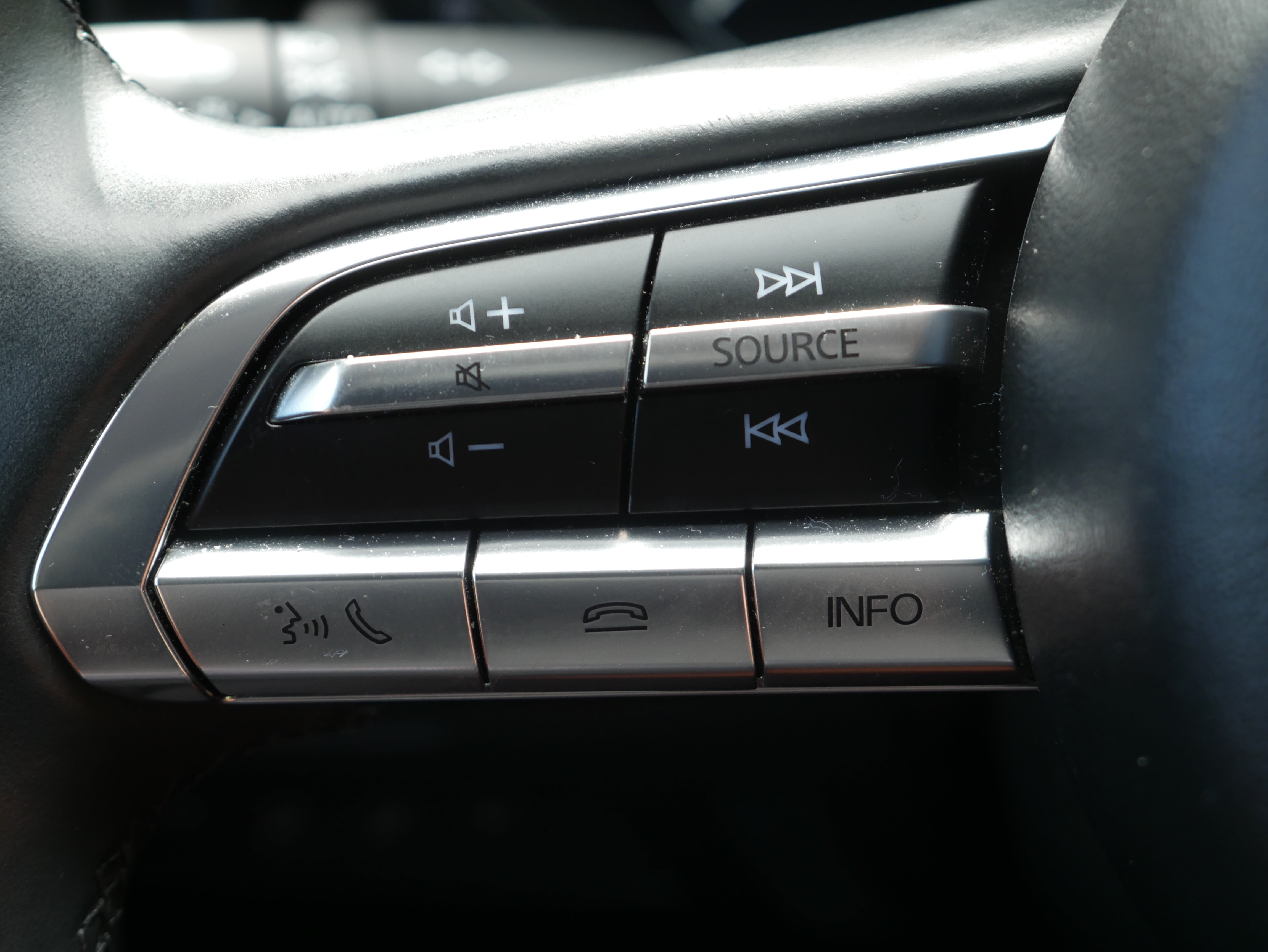Used 2024 MAZDA CX-50 AWD 2.5 Turbo image 25