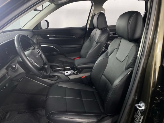 Used 2025 Kia Telluride EX w/ EX Captain's Chair Package FWD image 14