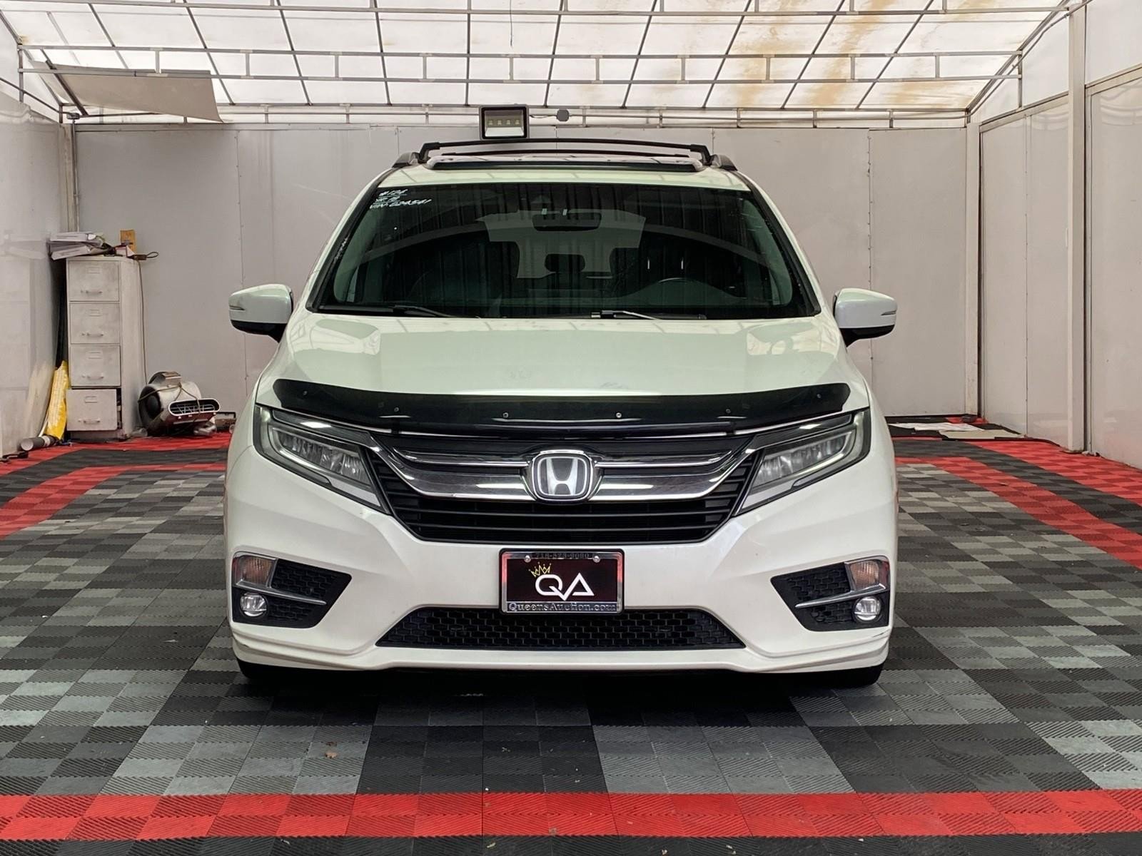 Used 2018 Honda Odyssey Elite image 2