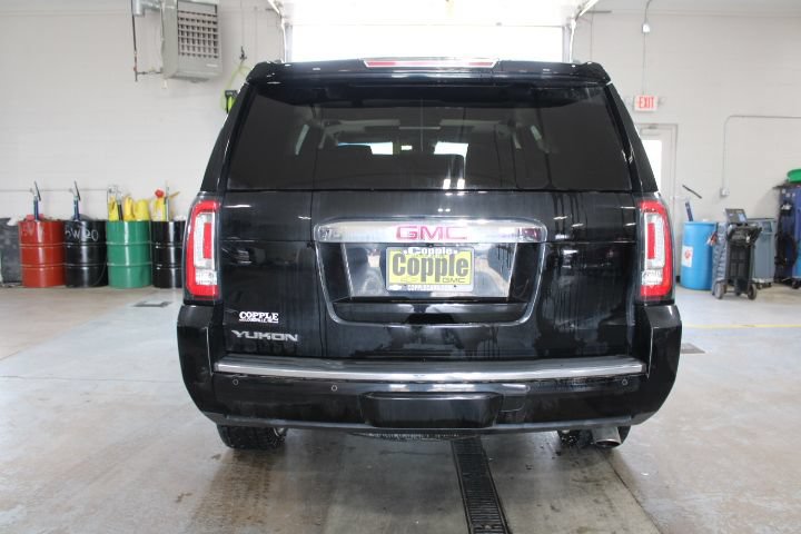 Used 2020 GMC Yukon Denali w/ Denali Ultimate Black Edition AWD/4WD image 9