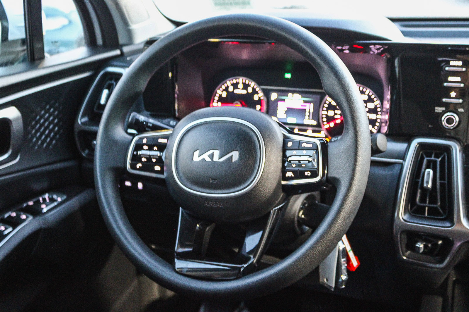 Used 2023 Kia Sorento LX image 15