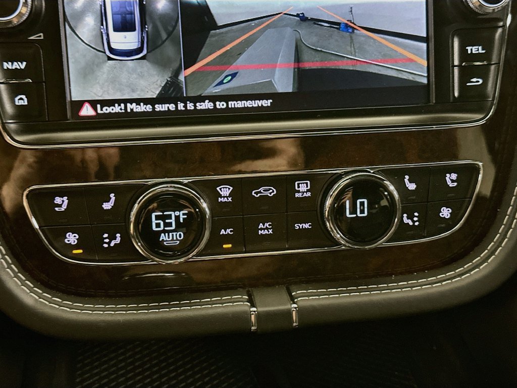 Used 2018 Bentley Bentayga AWD/4WD image 17