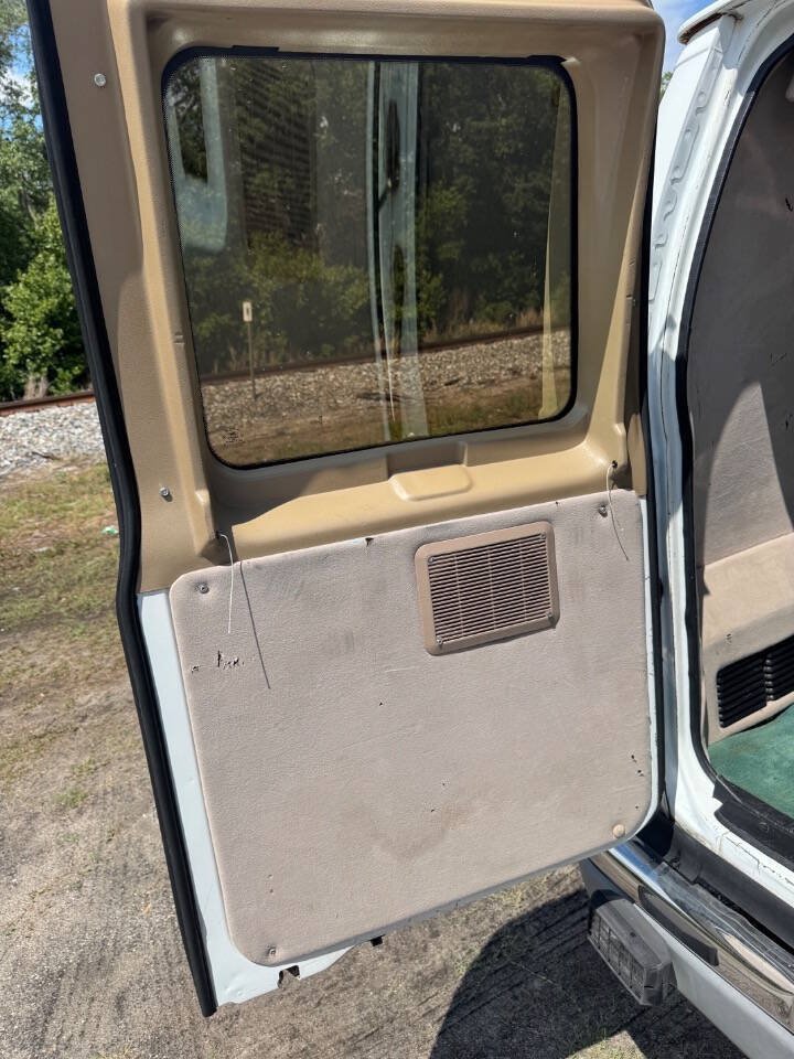 Used 1997 Ford E-150 and Econoline 150 RWD image 24