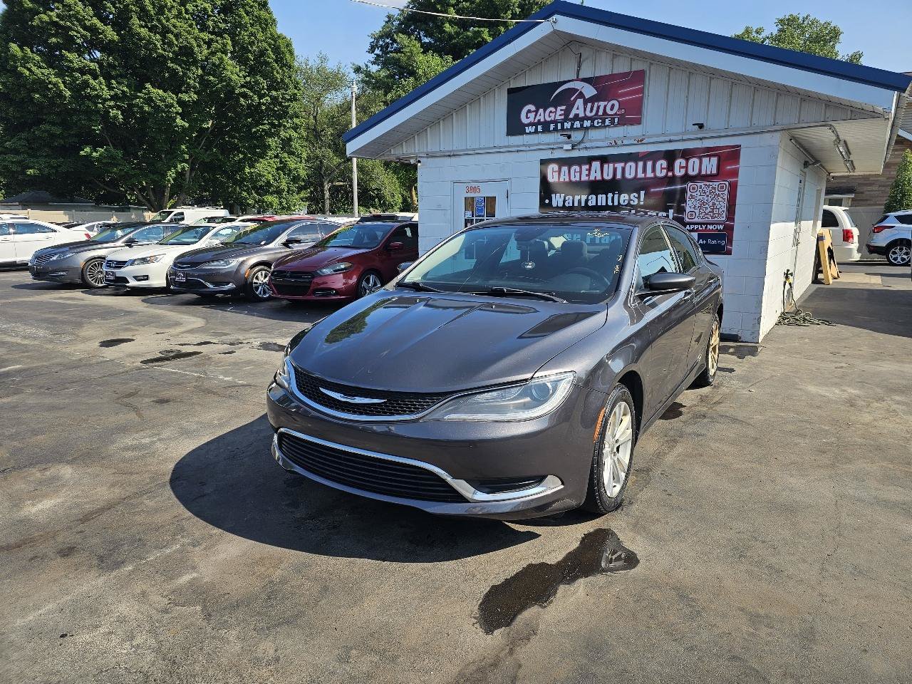 Used 2015 Chrysler 200 Limited w/ Convenience Group FWD image 4