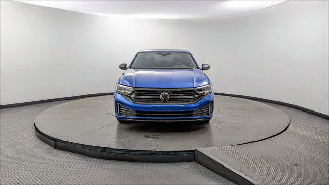 Used 2024 Volkswagen Jetta Sport image 12