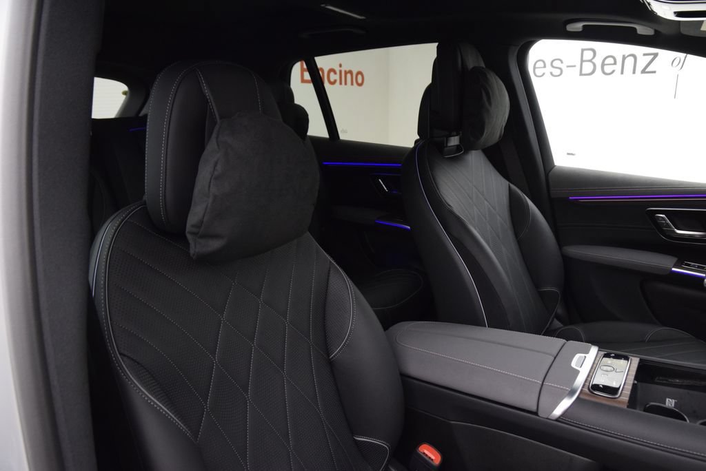 New 2026 Mercedes-Benz EQS 550 4MATIC SUV image 16