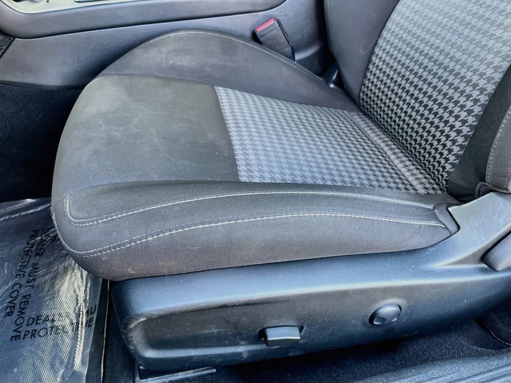 Used 2022 Dodge Challenger GT RWD image 18