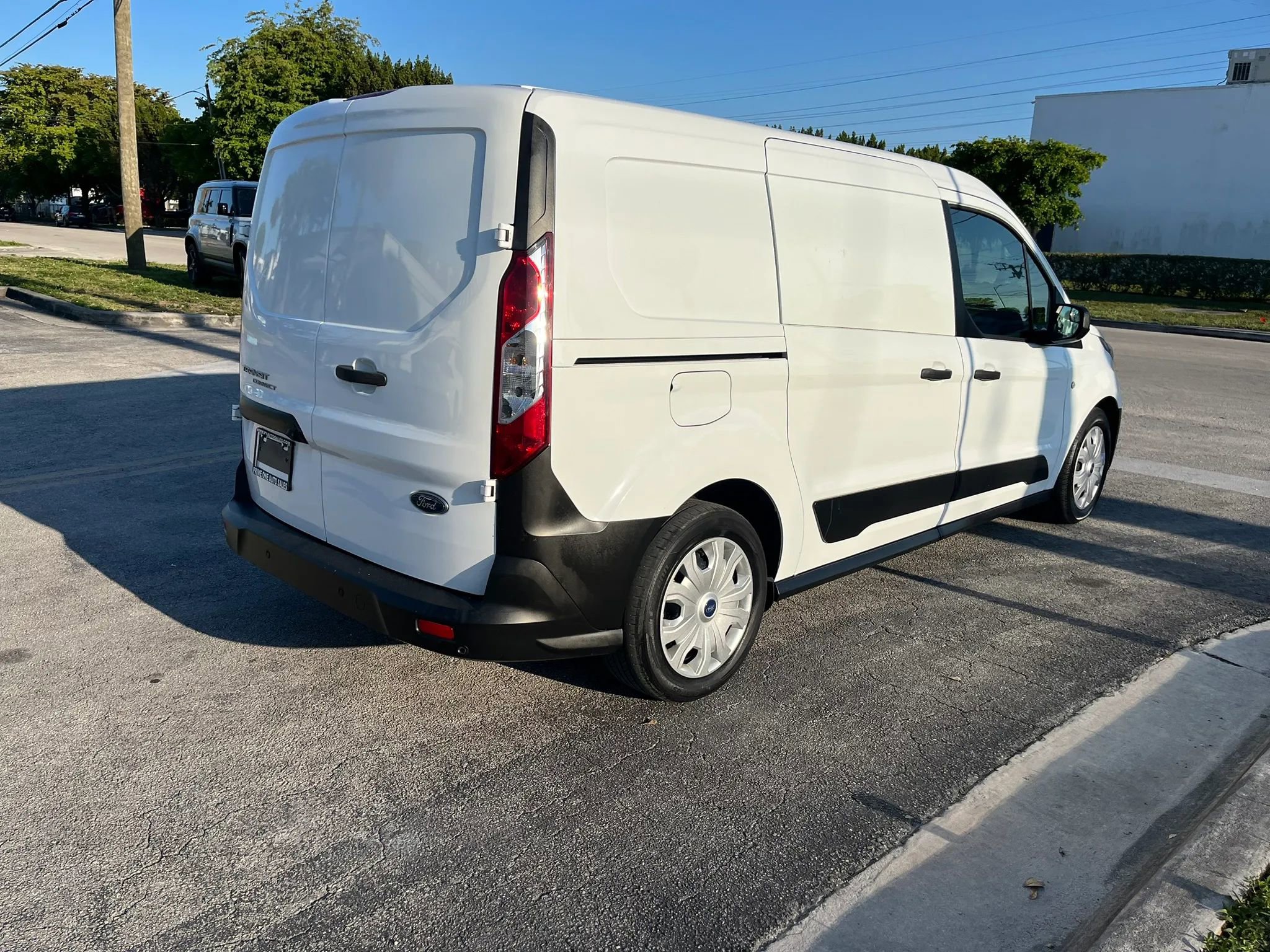 Used 2020 Ford Transit Connect XL image 4