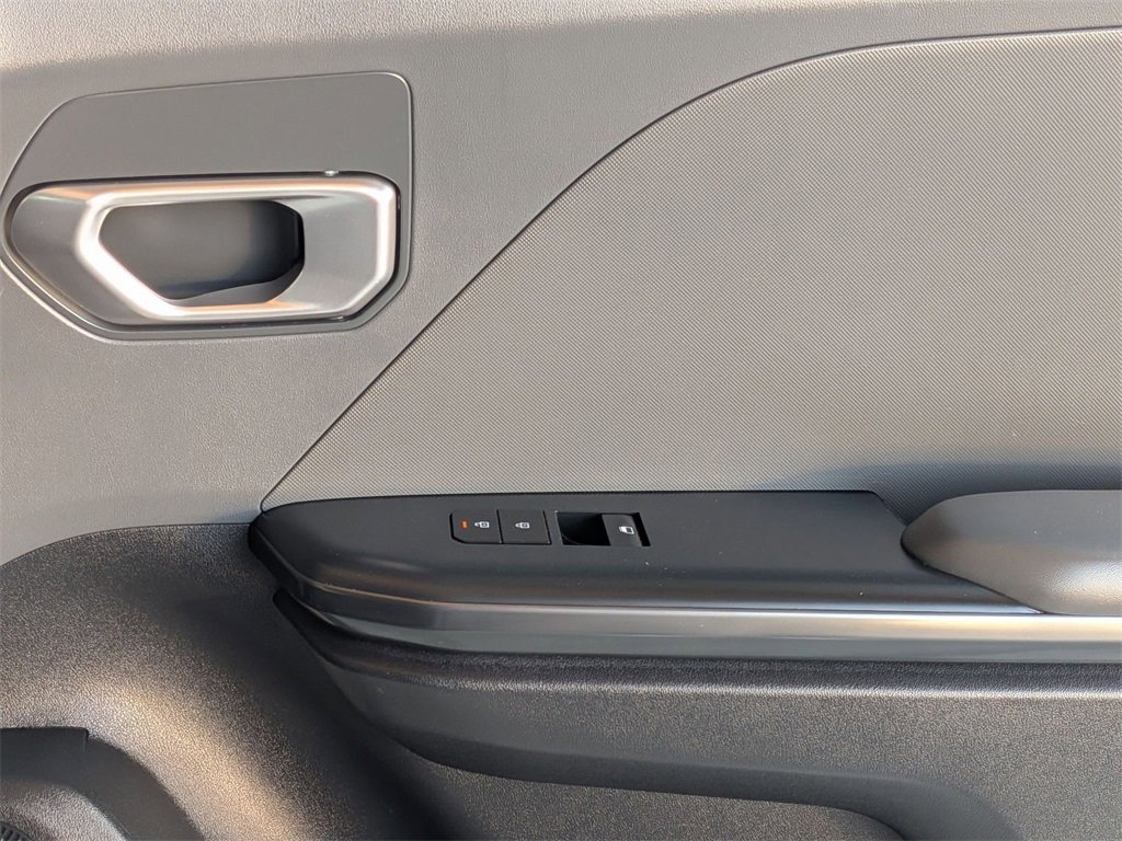 Used 2025 Kia K4 LXS image 34