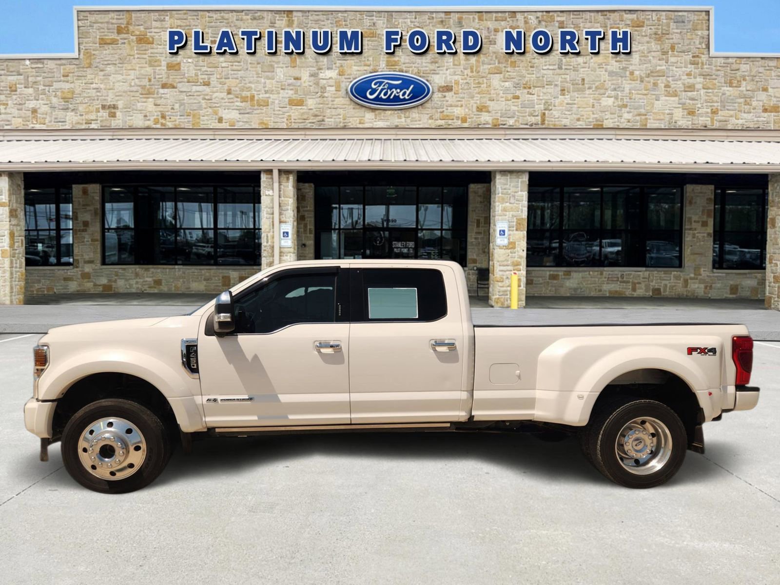 Used 2020 Ford F450 Platinum w/ FX4 Off-Road Package AWD/4WD image 3