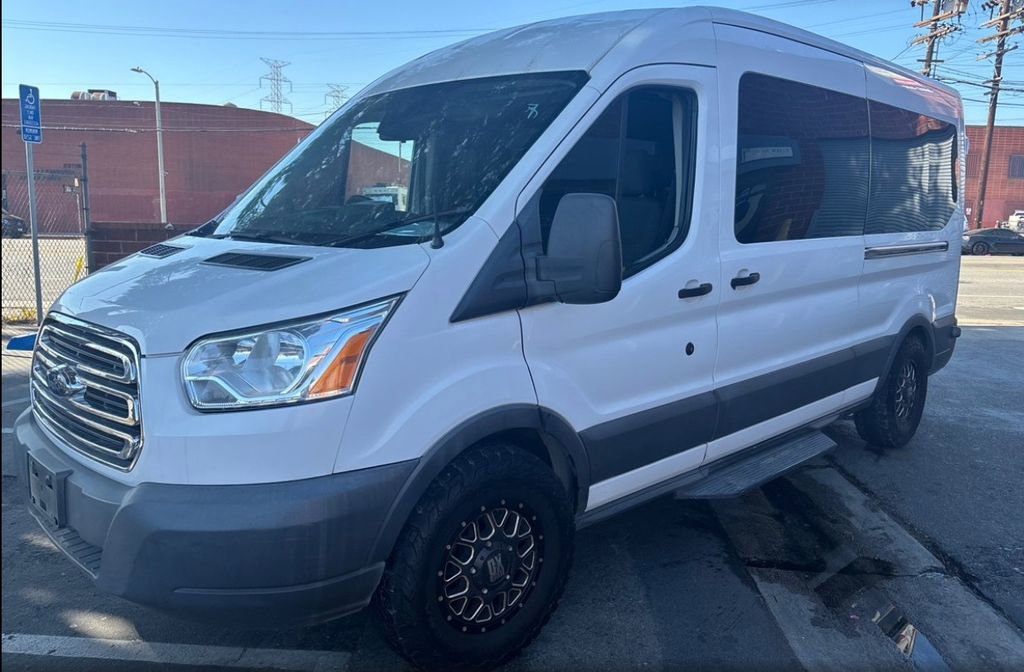 Used 2018 Ford Transit 350 XLT image 2