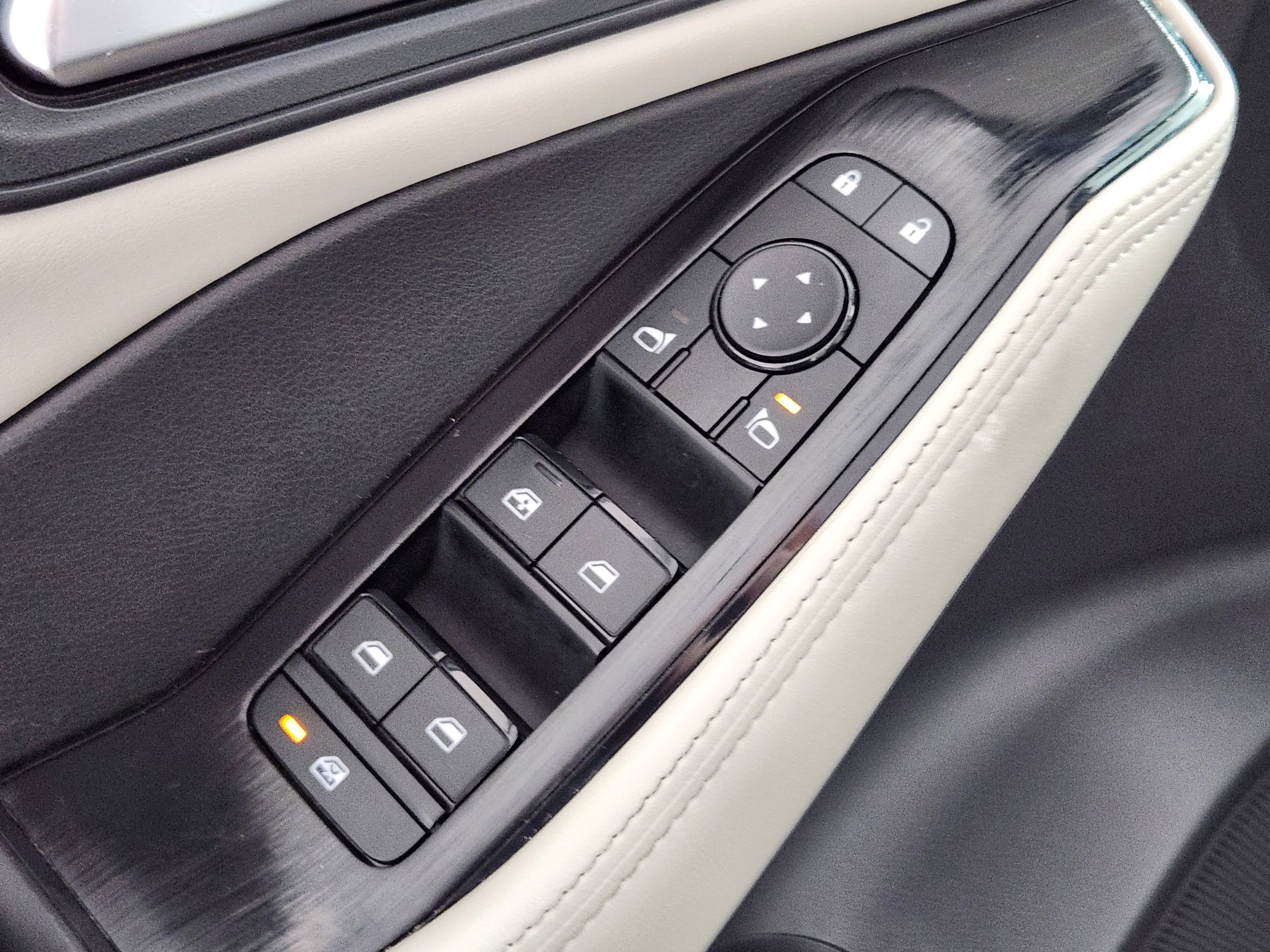 Used 2025 Nissan Rogue SV image 17