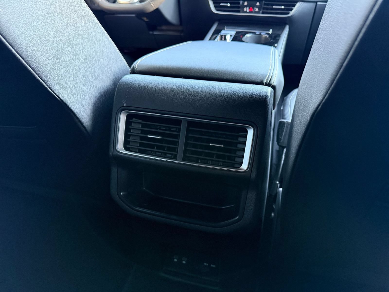 Used 2026 Volkswagen Atlas Cross Sport SE FWD image 24