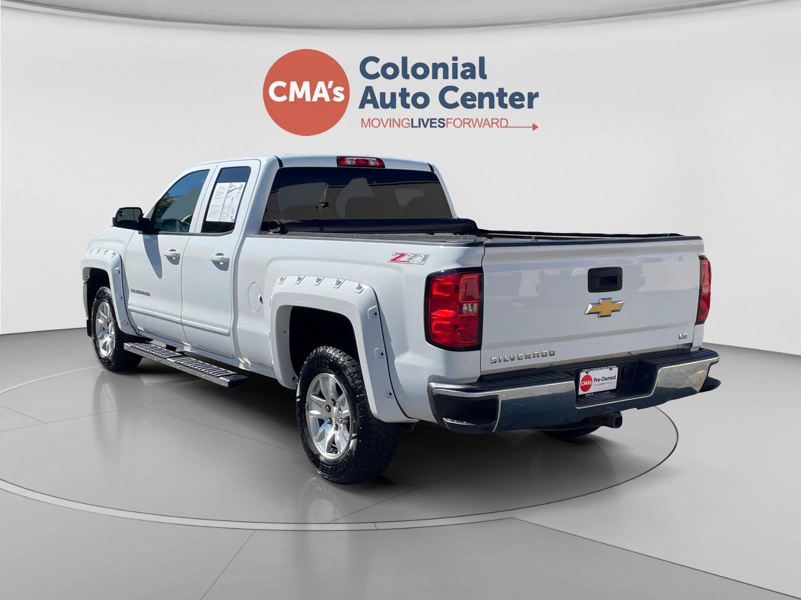 Used 2019 Chevrolet Silverado 1500 LT AWD/4WD image 3