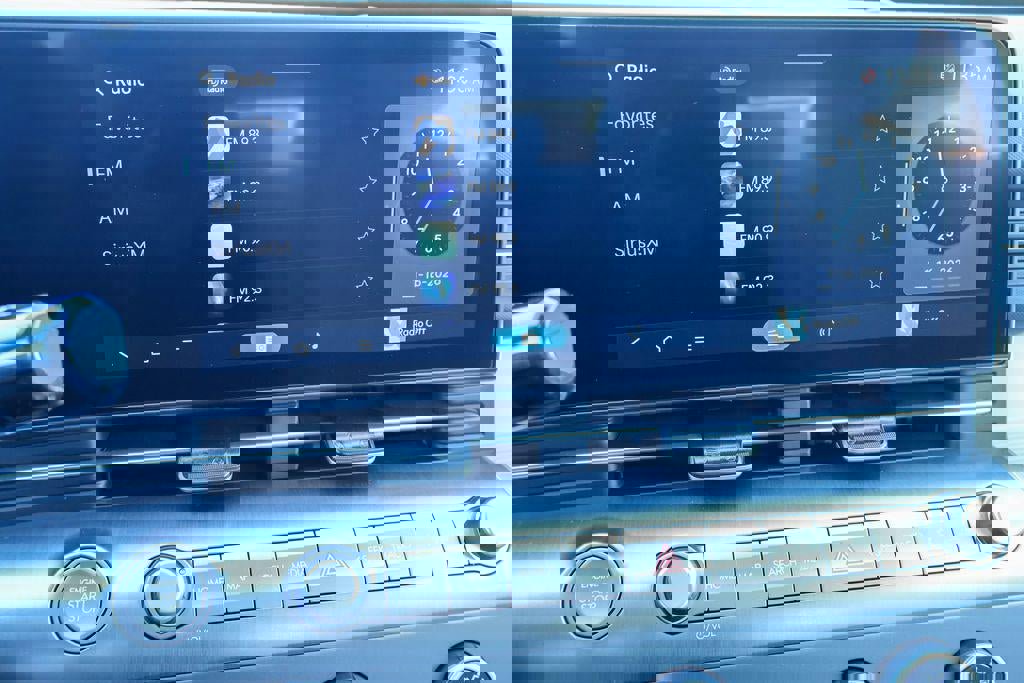 New 2026 Hyundai Kona SE image 5