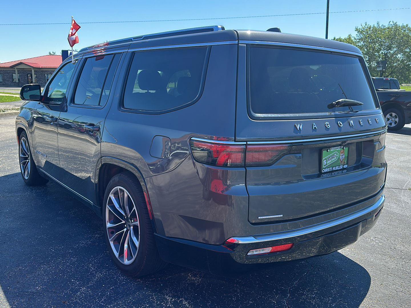 Used 2022 Jeep Wagoneer Series III w/ Premium Group I AWD/4WD image 7