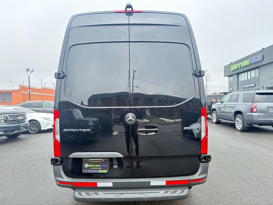Used 2021 Mercedes-Benz Sprinter 2500 w/ Comfort Plus Package image 11