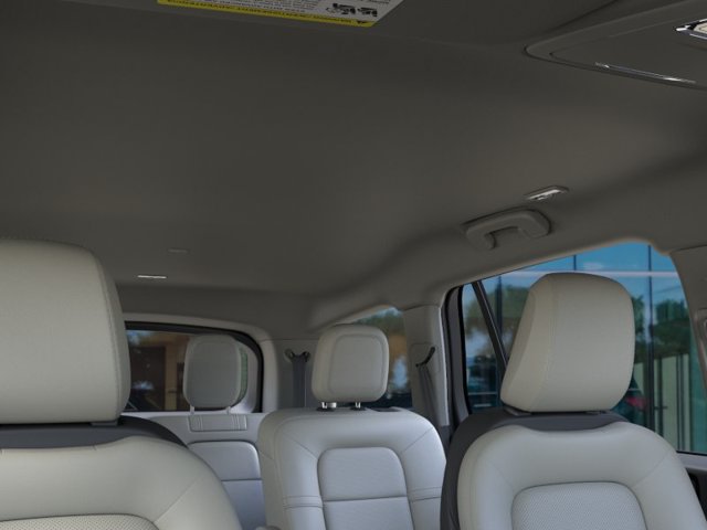 New 2026 Lincoln Aviator 2WD w/ Jet Appearance Package image 22