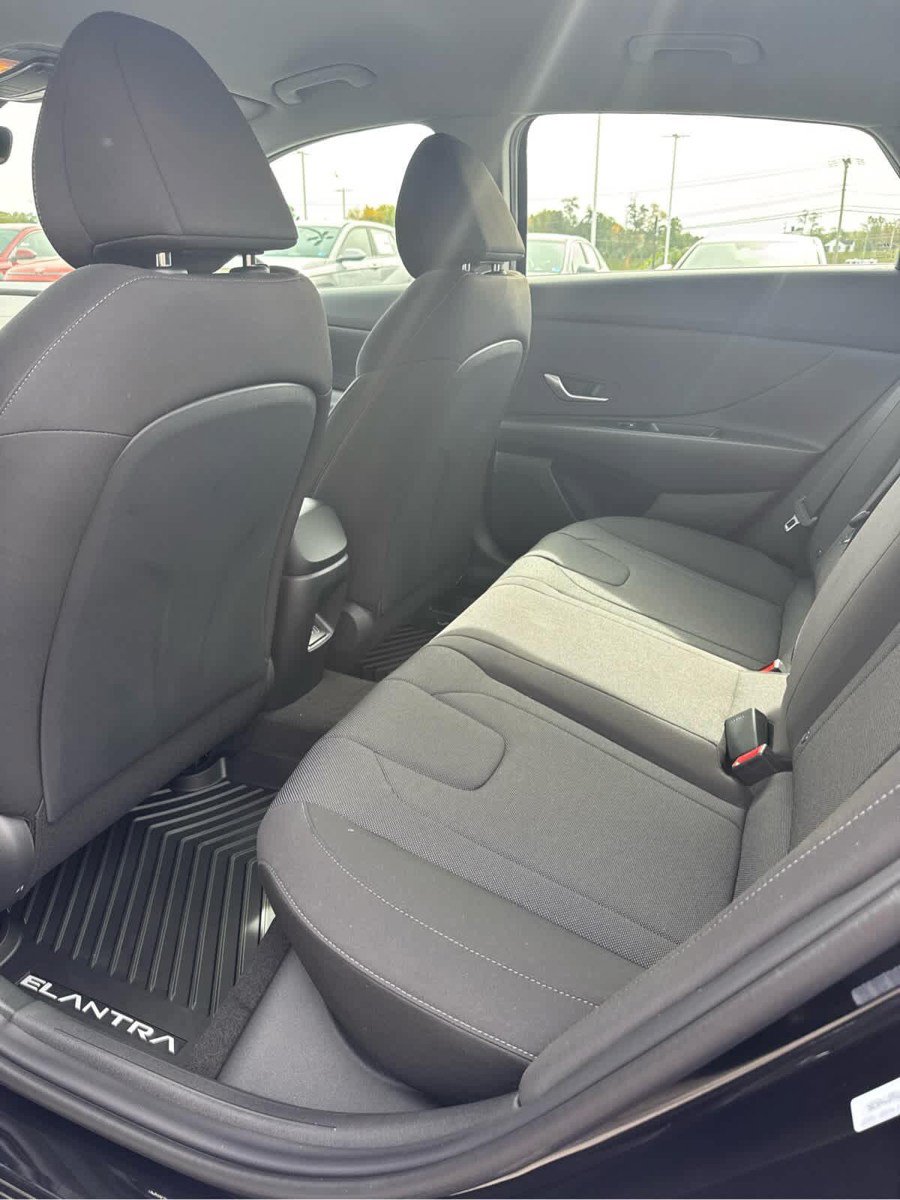 New 2026 Hyundai Elantra SE FWD image 39