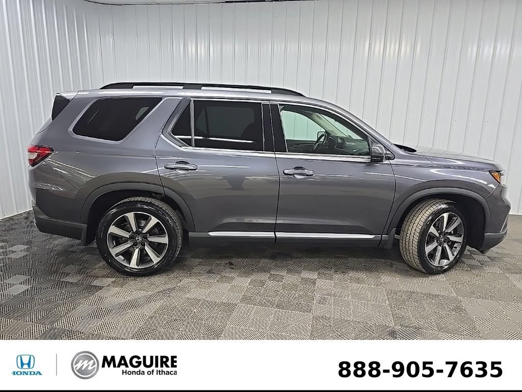Used 2023 Honda Pilot Elite image 2