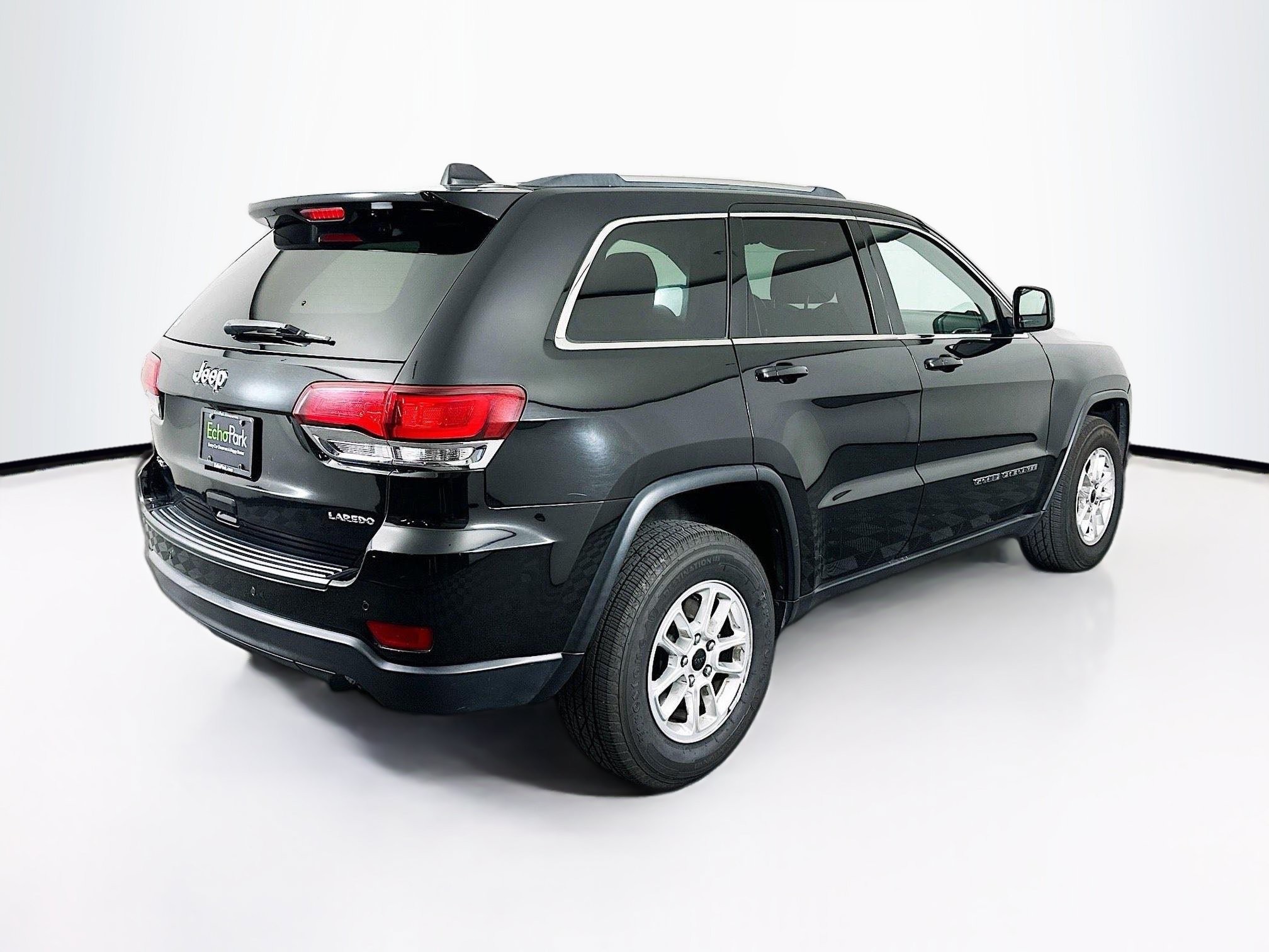 Used 2020 Jeep Grand Cherokee Laredo w/ Security & Convenience Group AWD/4WD image 9