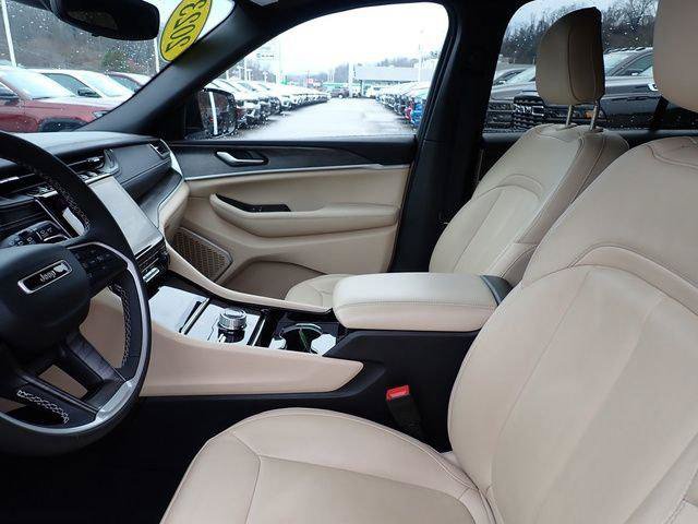 Certified 2023 Jeep Grand Cherokee Limited AWD/4WD image 13