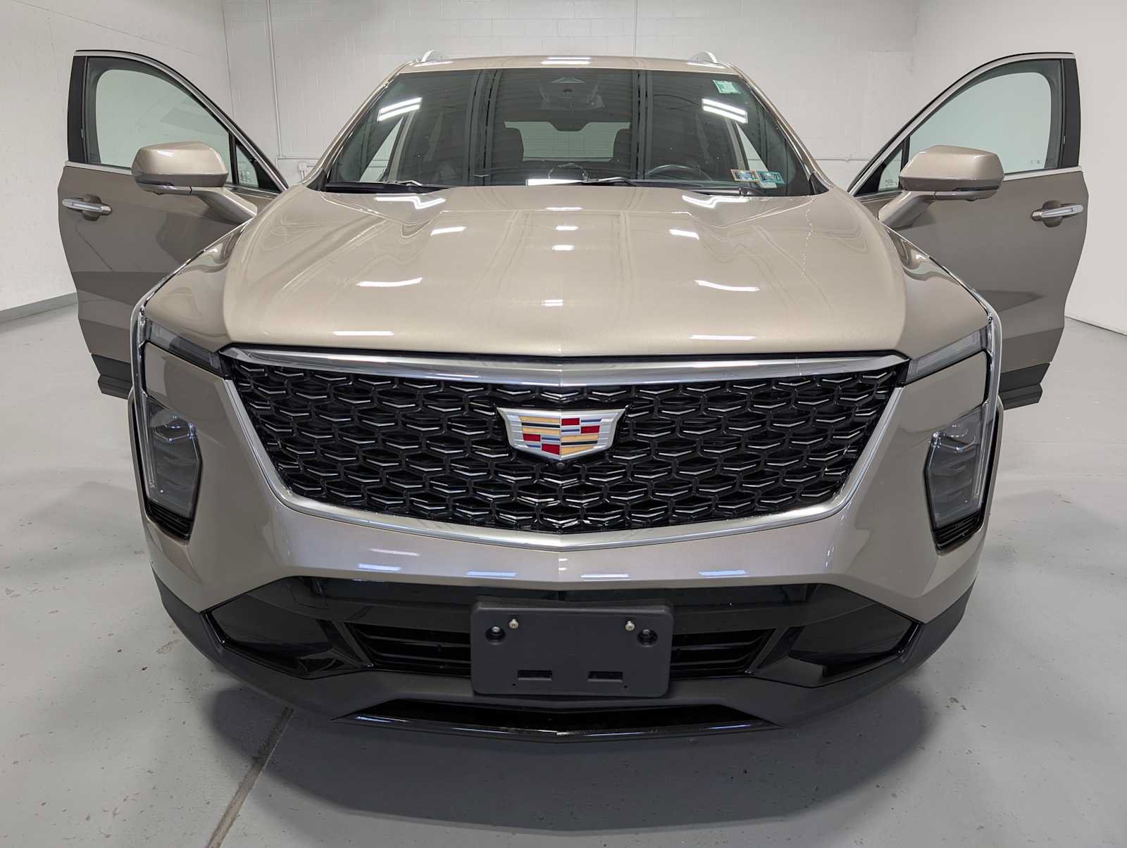 Certified 2025 Cadillac XT4 Premium Luxury AWD/4WD image 15