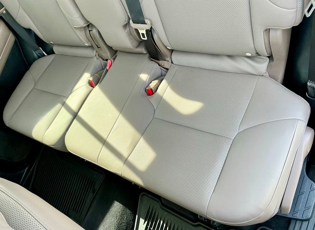 Used 2020 Lexus GX 460 Premium w/ Premium Package AWD/4WD image 31