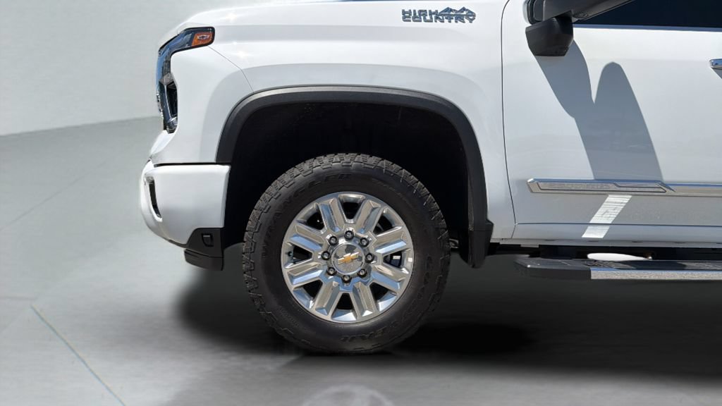 Used 2025 Chevrolet Silverado 2500 High Country w/ Z71 Off-Road Package AWD/4WD image 35