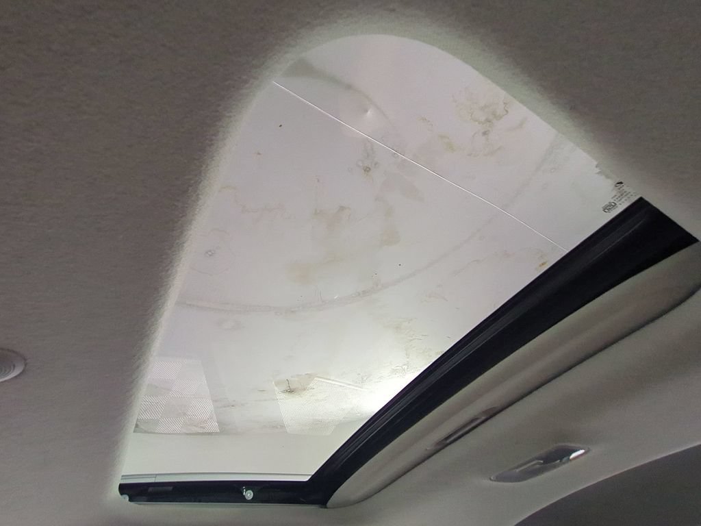 Used 2025 Hyundai Venue SEL FWD image 29