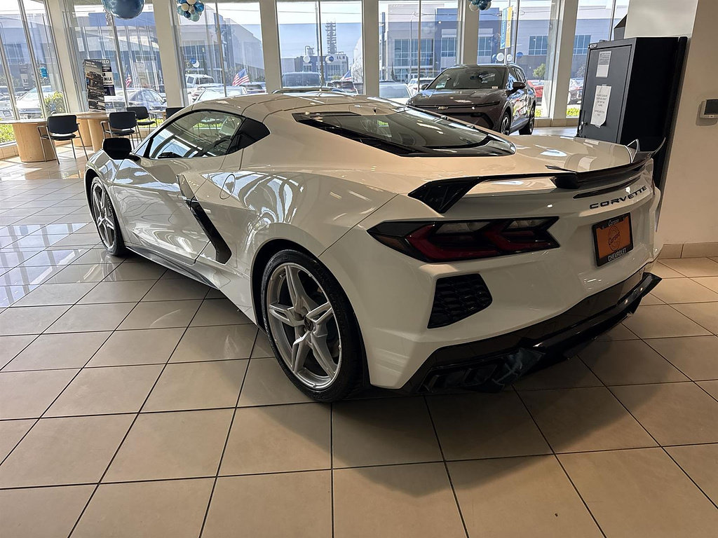 Used 2023 Chevrolet Corvette Stingray Premium Cpe w/ Z51 Performance Package RWD image 5