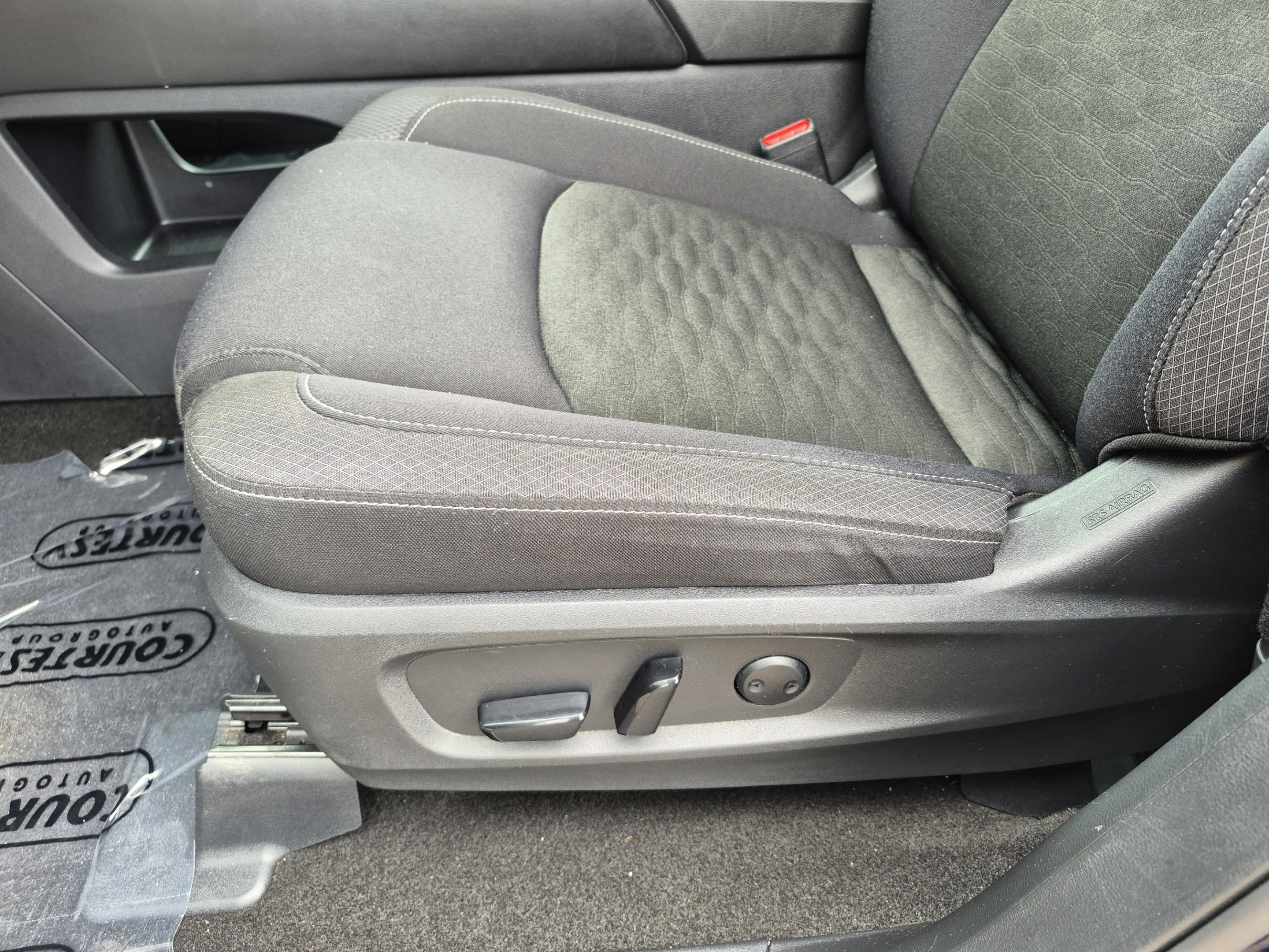 Certified 2025 Nissan Pathfinder SV FWD image 22