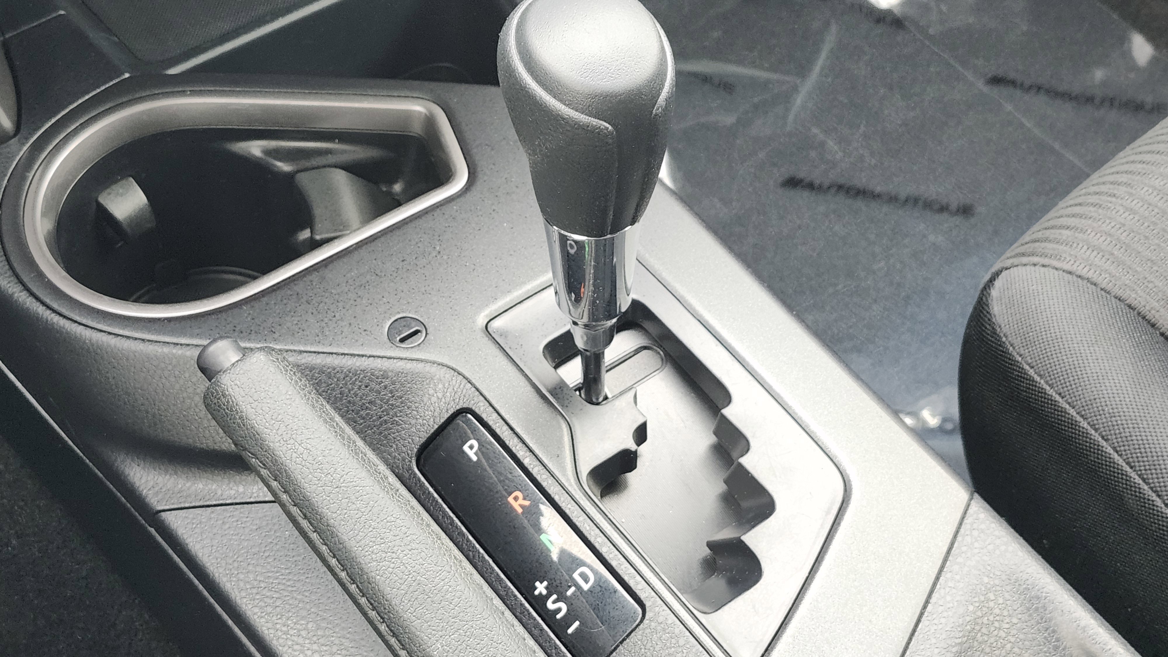 Used 2017 Toyota RAV4 LE image 28