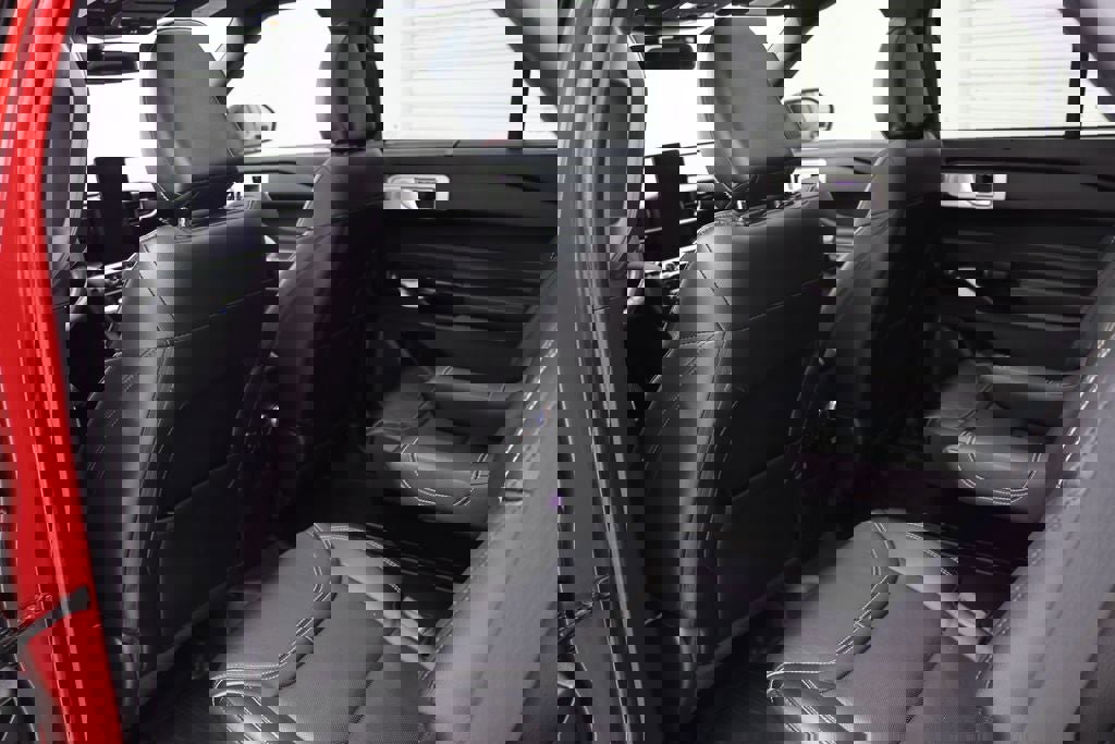 Used 2022 Ford Explorer ST w/ Equipment Group 401A image 12