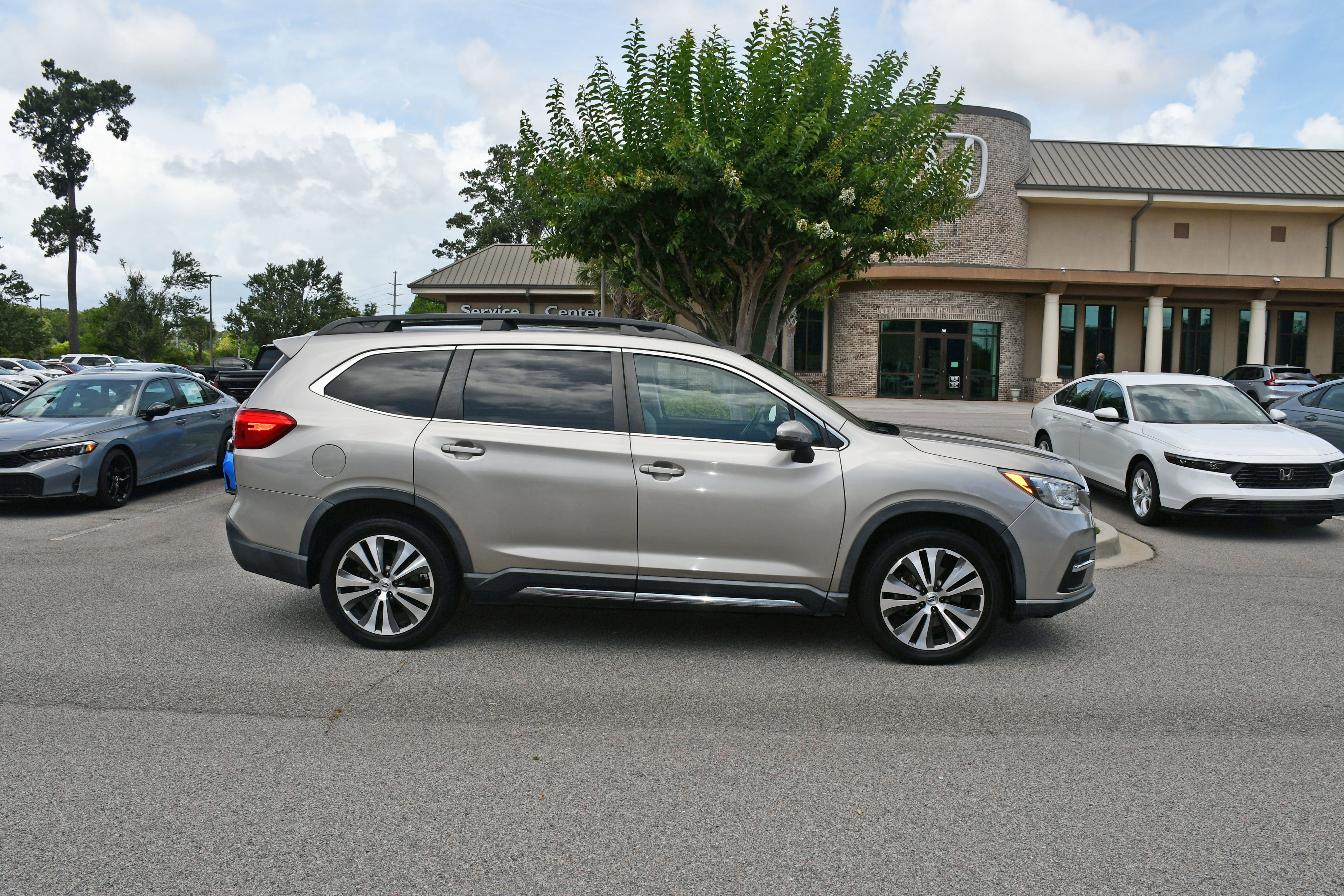 Used 2019 Subaru Ascent Limited AWD/4WD image 5