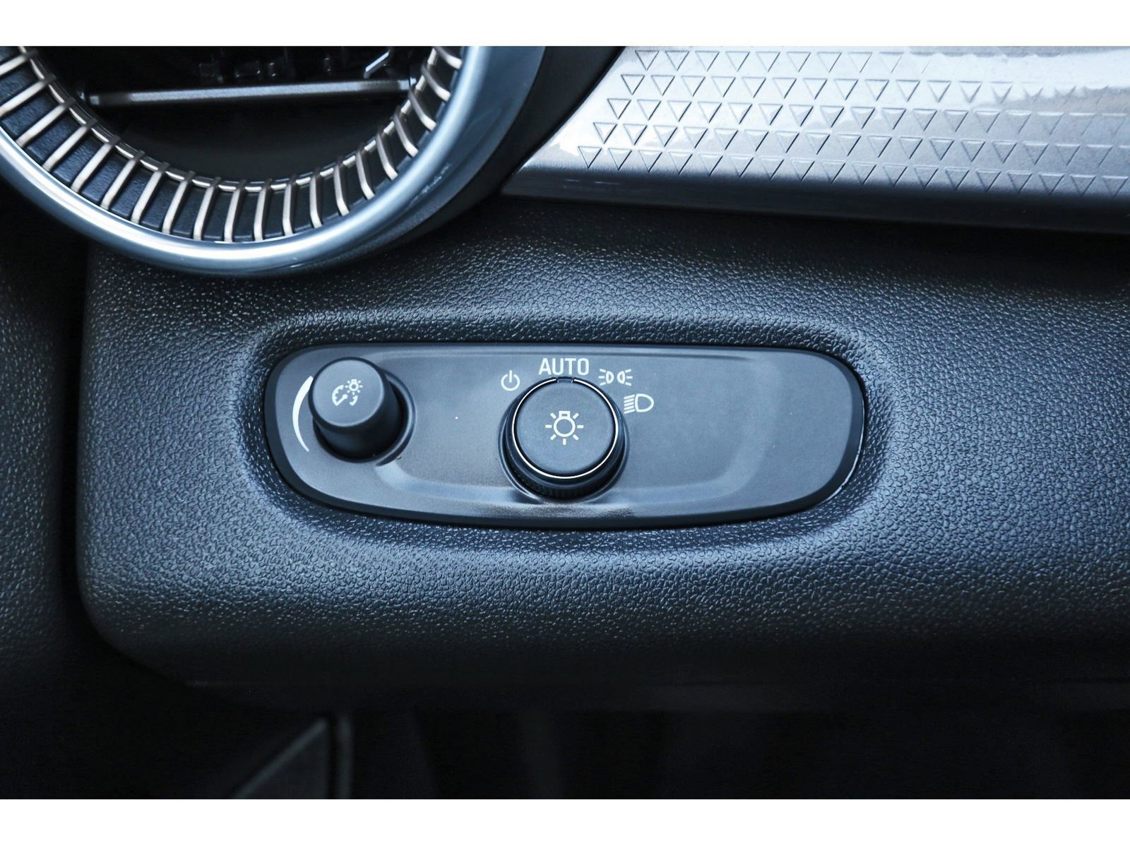 Used 2024 Chevrolet Trax ACTIV w/ Driver Confidence Package image 22