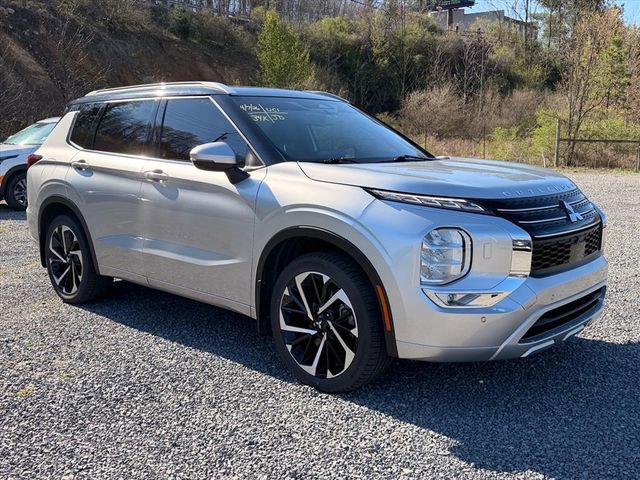 Used 2023 Mitsubishi Outlander SEL image 11