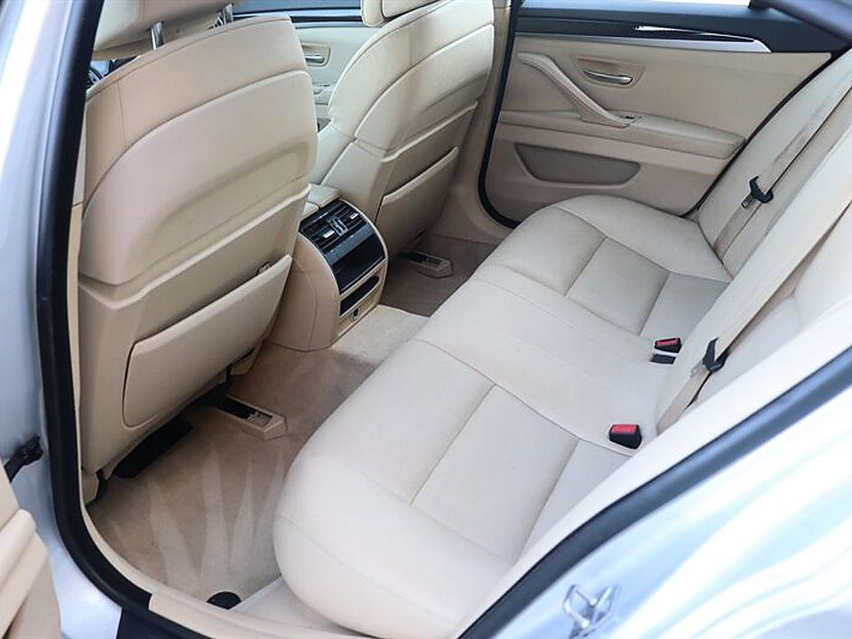 Used 2011 BMW 550i Sedan image 15